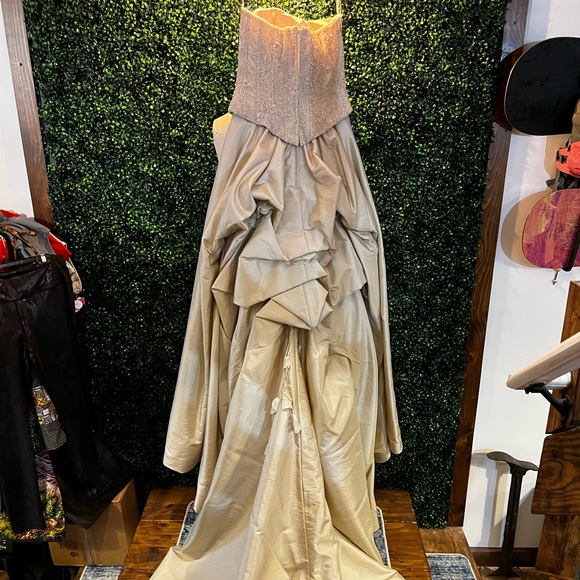 Bridal gown / evening gown NWOT never worn - Picture 8 of 12